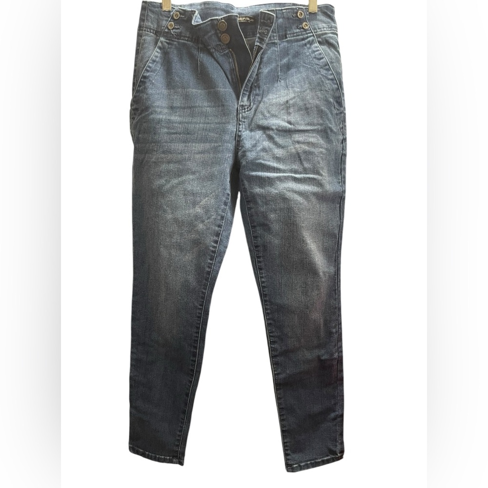 Blue Straight Leg Jeans with Vintage Appeal